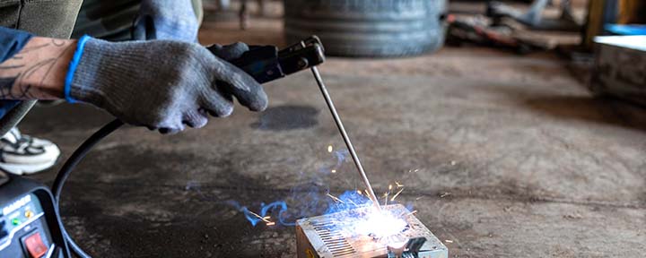 Чи можна зварювати нержавійку звичайним електродом?